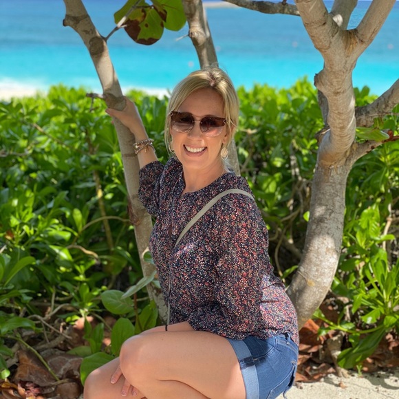 Meet your Posher, Tanya - Picture 1 of 1